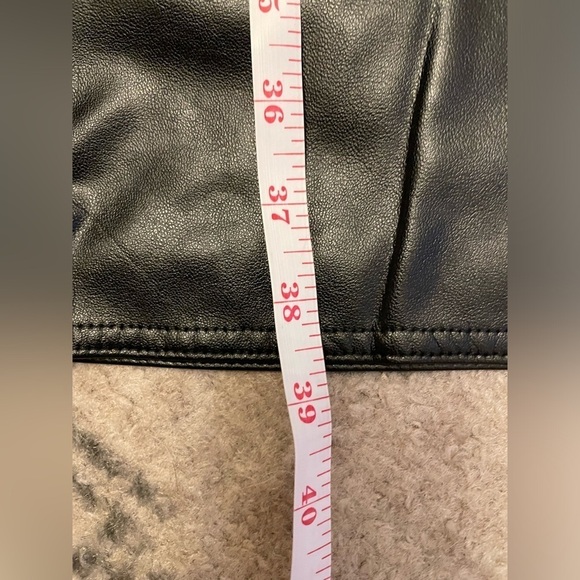 Vince Camuto size medium black faux leather flared leg strech pants - Picture 11 of 13